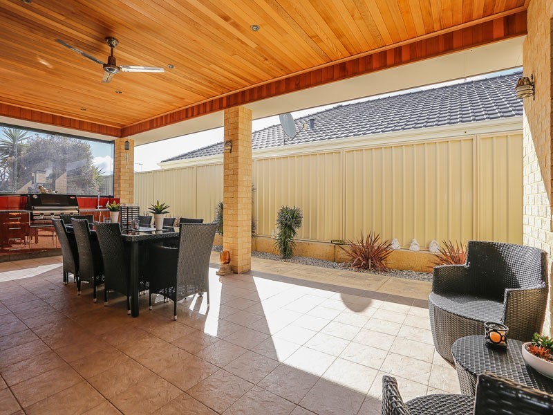 14 Bardeen Pass, Carramar WA 6031