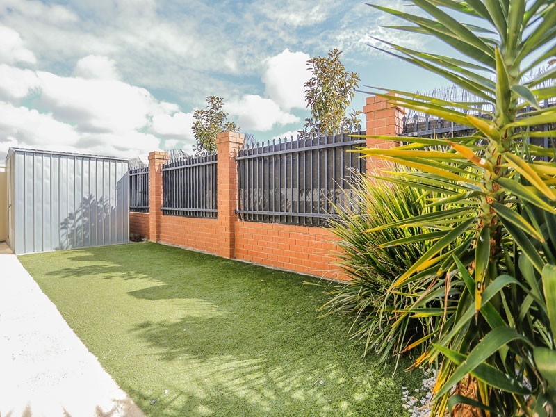 14 Bardeen Pass, Carramar WA 6031