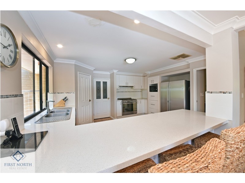 52 Golf Links Drive, Carramar WA 6031