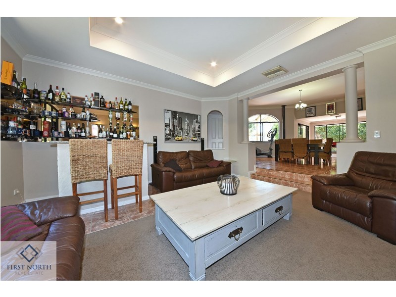 52 Golf Links Drive, Carramar WA 6031