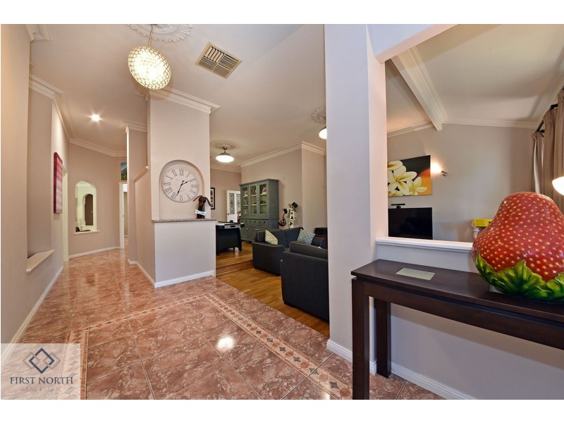 52 Golf Links Drive, Carramar WA 6031