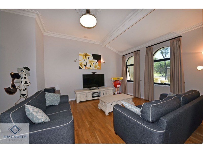 52 Golf Links Drive, Carramar WA 6031