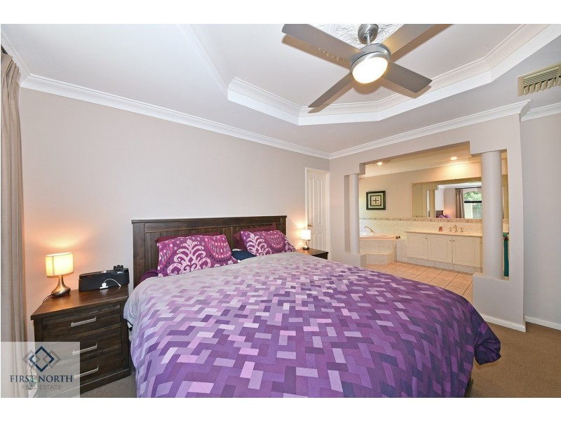 52 Golf Links Drive, Carramar WA 6031