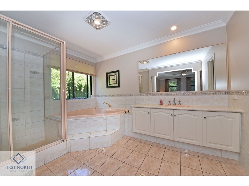 52 Golf Links Drive, Carramar WA 6031