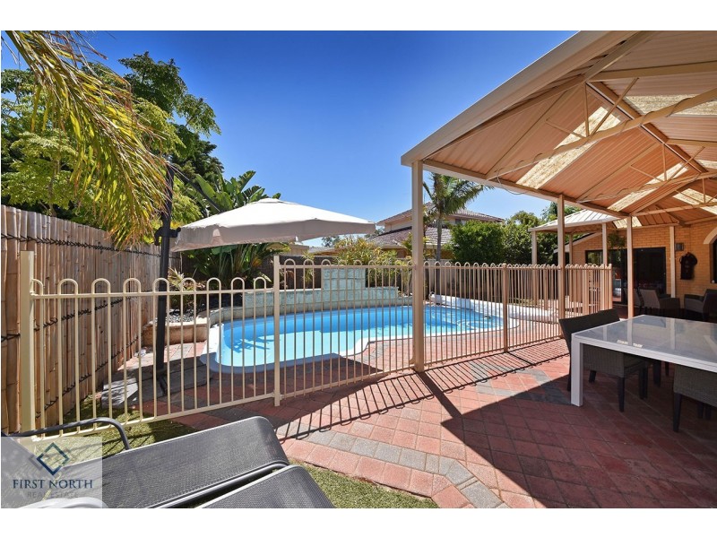 52 Golf Links Drive, Carramar WA 6031