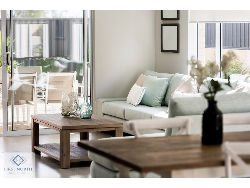 12 Radiant Glade, Eglinton WA 6034