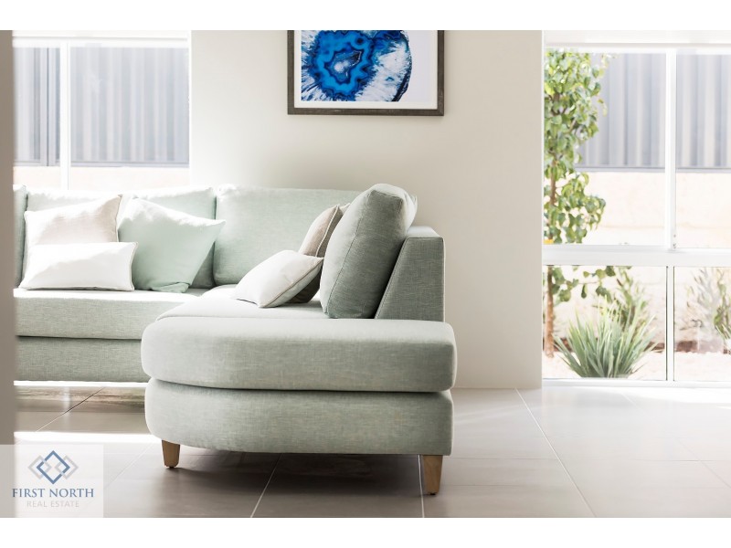 12 Radiant Glade, Eglinton WA 6034