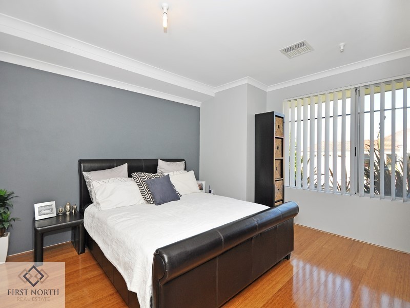 15 Crown Point Crescent, Butler WA 6036