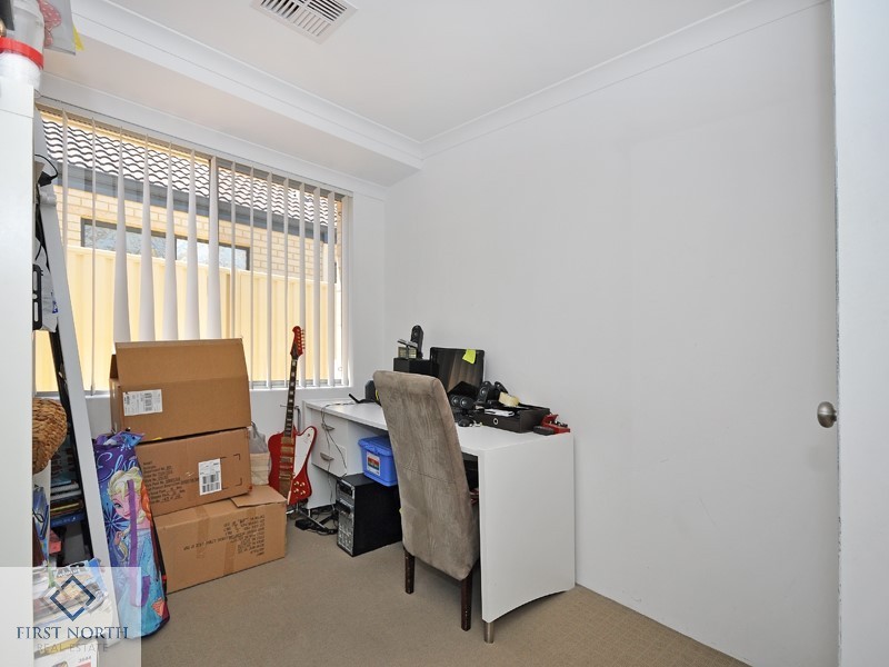 15 Crown Point Crescent, Butler WA 6036