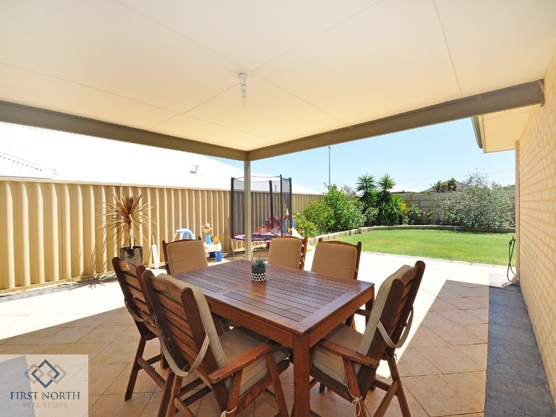 15 Crown Point Crescent, Butler WA 6036