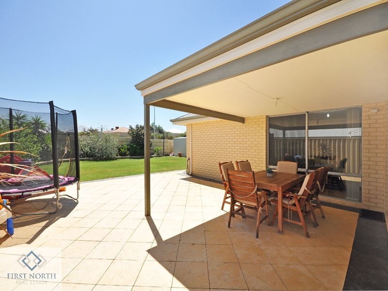 15 Crown Point Crescent, Butler WA 6036