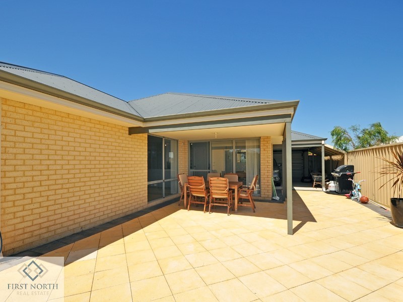 15 Crown Point Crescent, Butler WA 6036