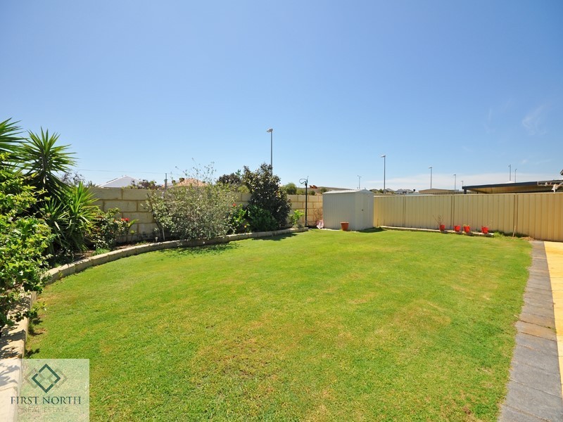 15 Crown Point Crescent, Butler WA 6036