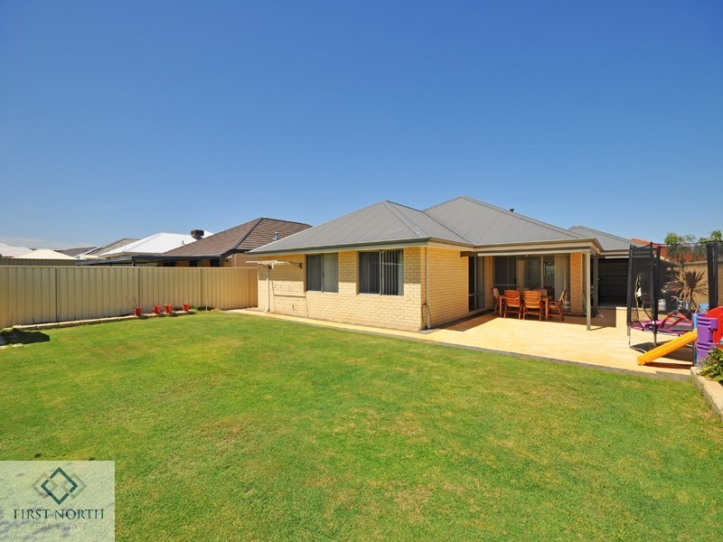 15 Crown Point Crescent, Butler WA 6036