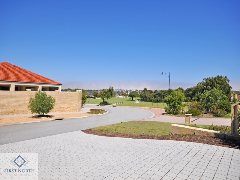 15 Crown Point Crescent, Butler WA 6036