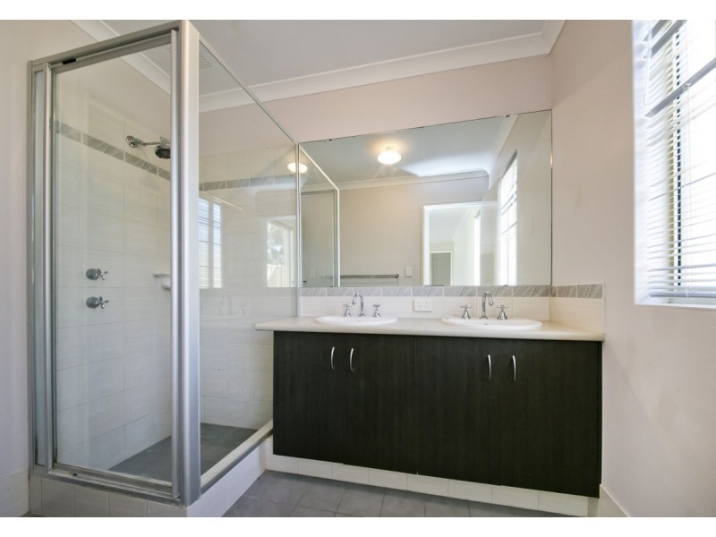 30 Arthur Road, Wattle Grove WA 6107