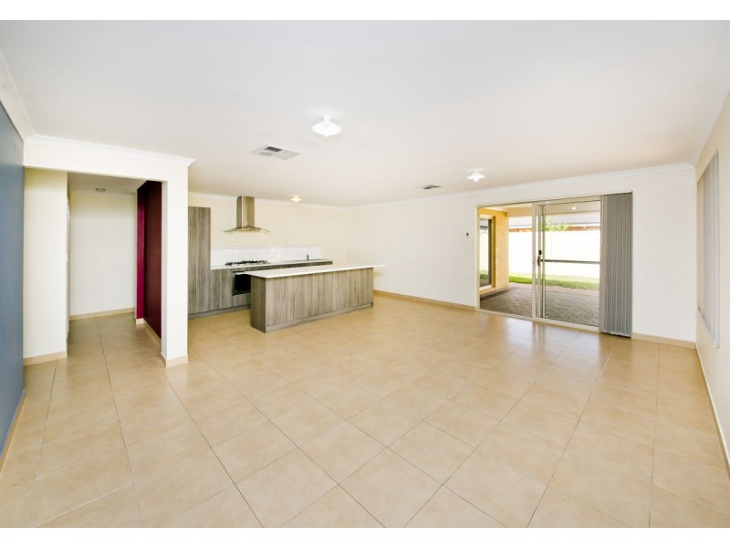 30 Arthur Road, Wattle Grove WA 6107