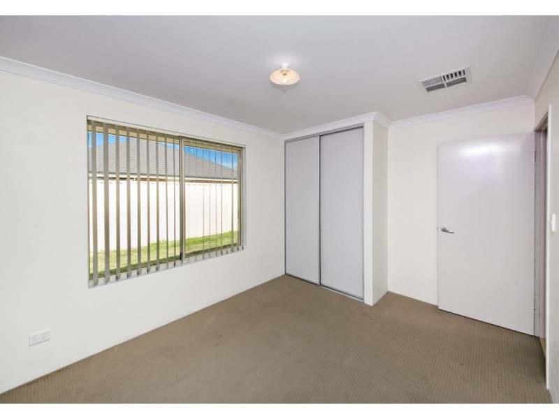 30 Arthur Road, Wattle Grove WA 6107