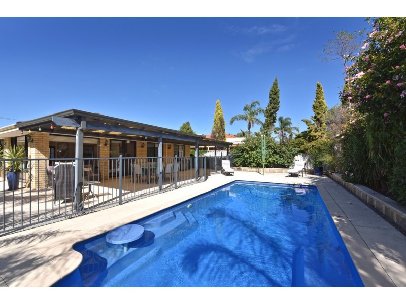 31 Iandra Loop, Carramar WA 6031