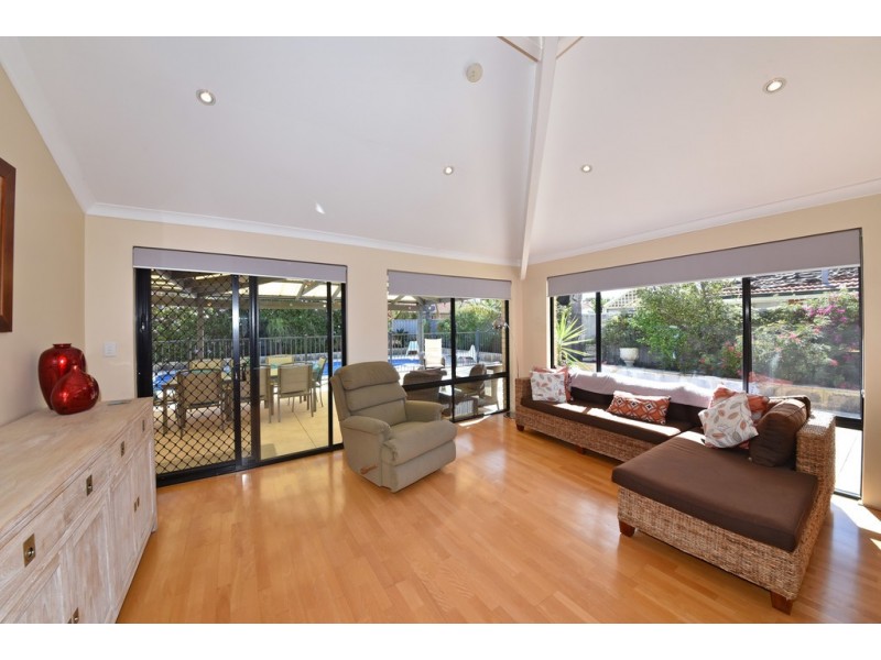 31 Iandra Loop, Carramar WA 6031