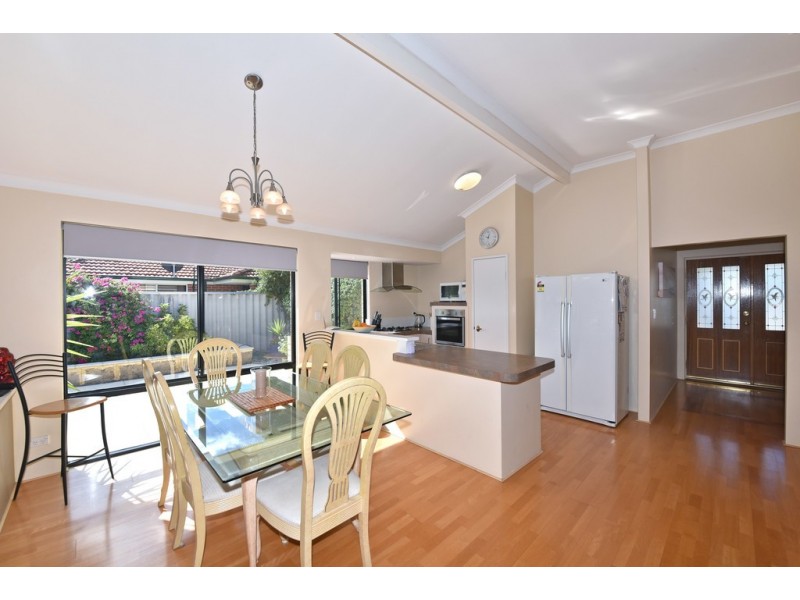 31 Iandra Loop, Carramar WA 6031