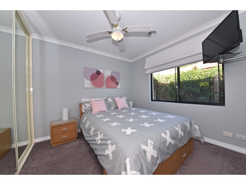 31 Iandra Loop, Carramar WA 6031