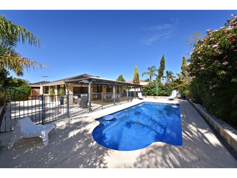 31 Iandra Loop, Carramar WA 6031