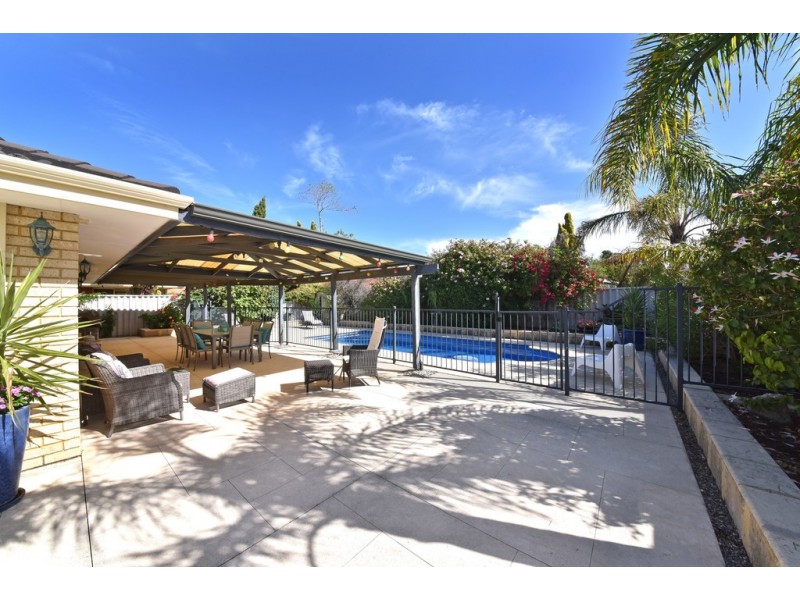 31 Iandra Loop, Carramar WA 6031