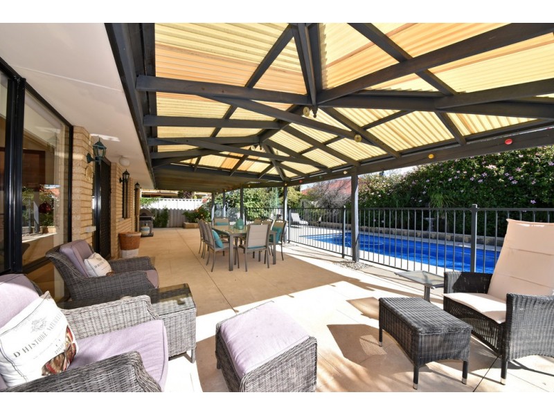 31 Iandra Loop, Carramar WA 6031