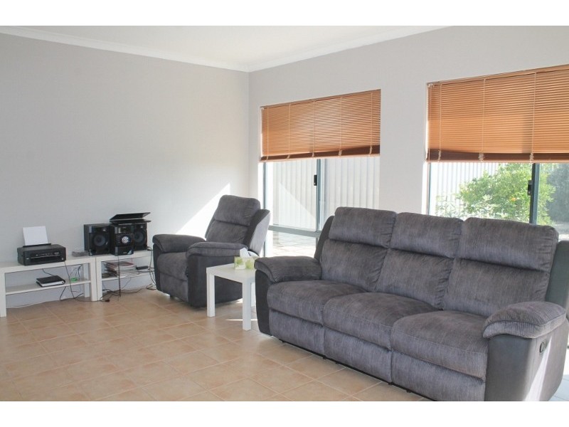 413 Kingsway, Landsdale WA 6065