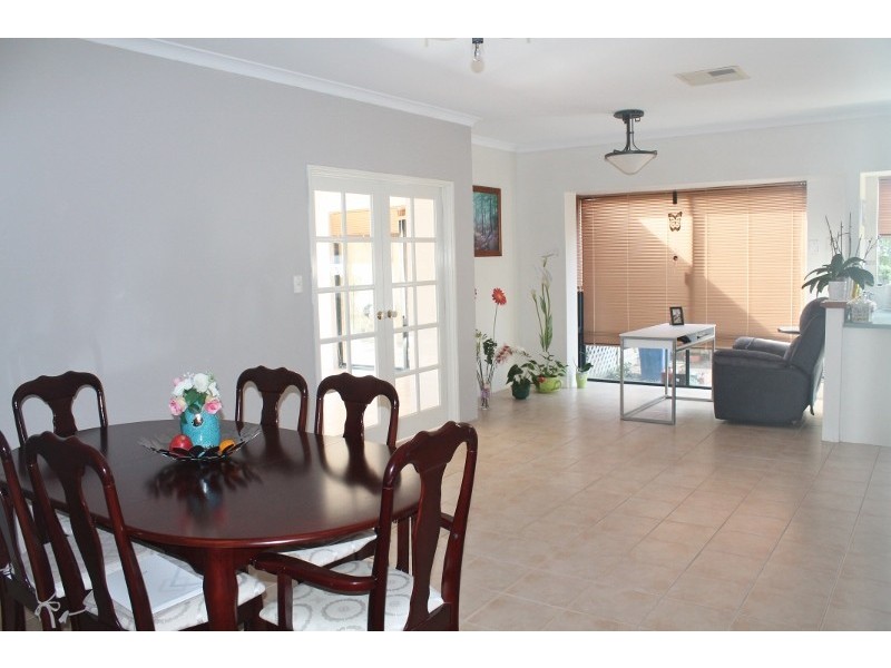 413 Kingsway, Landsdale WA 6065