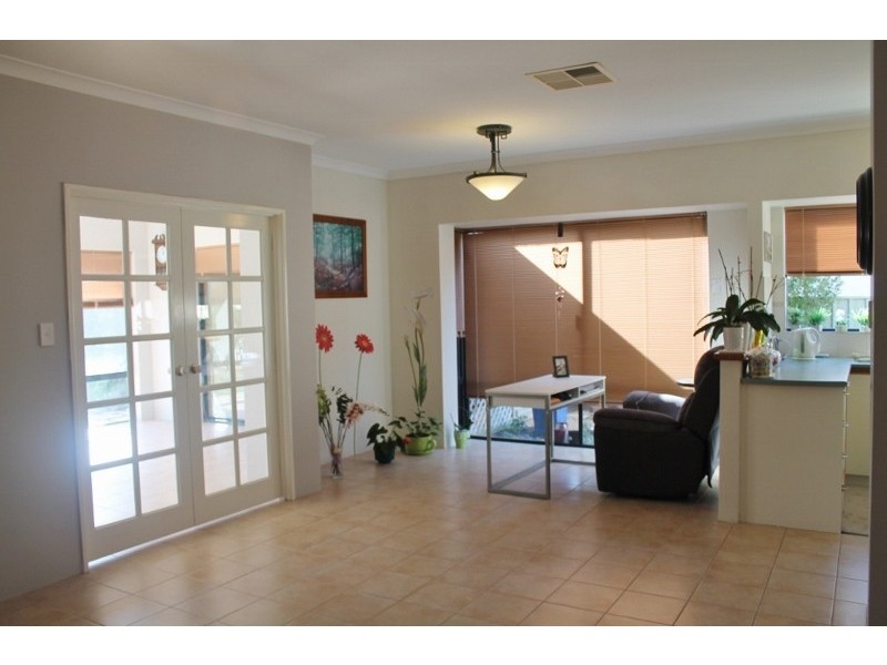 413 Kingsway, Landsdale WA 6065