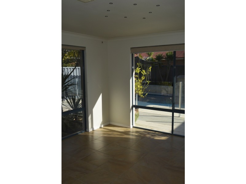 56 Woodbine Loop, Tapping WA 6065