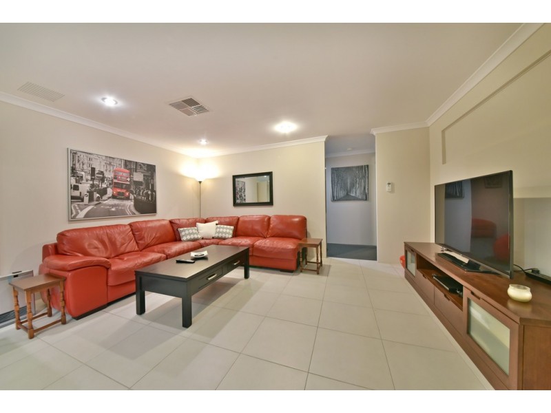 19 Goshawk Street, Tapping WA 6065