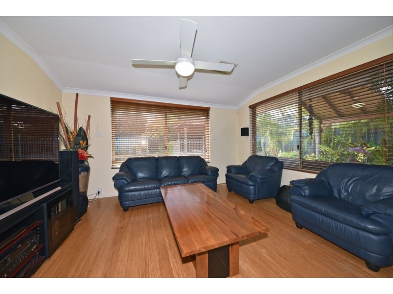 18 Sandilands Circle, Tapping WA 6065