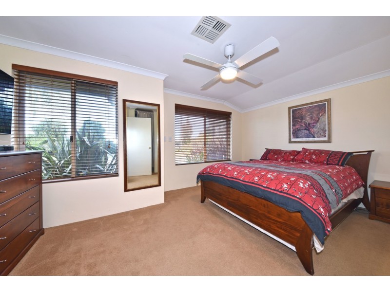 18 Sandilands Circle, Tapping WA 6065