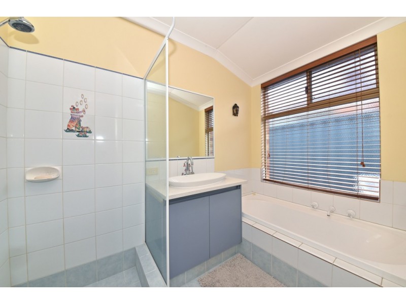 18 Sandilands Circle, Tapping WA 6065