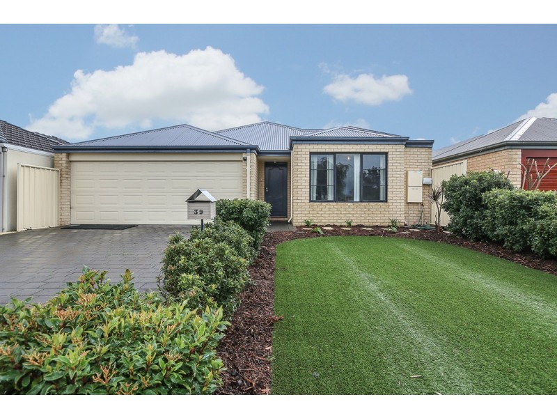 39 Rosinski Circle, Tapping WA 6065