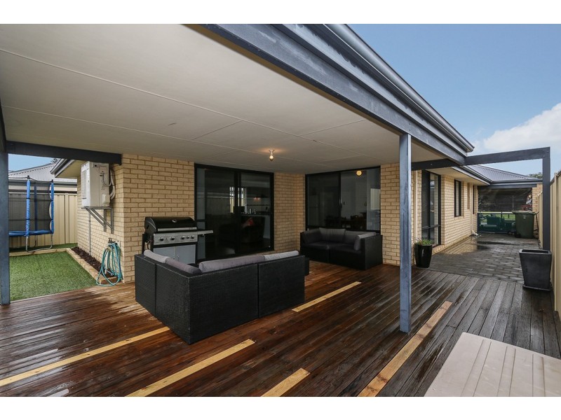 39 Rosinski Circle, Tapping WA 6065
