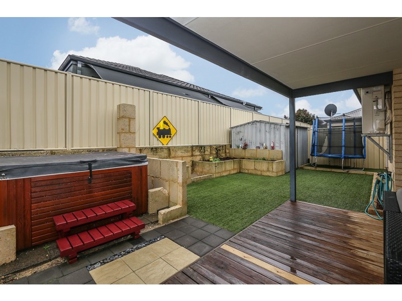 39 Rosinski Circle, Tapping WA 6065