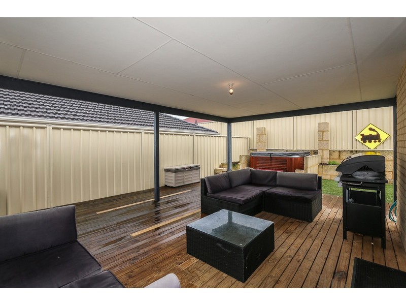 39 Rosinski Circle, Tapping WA 6065