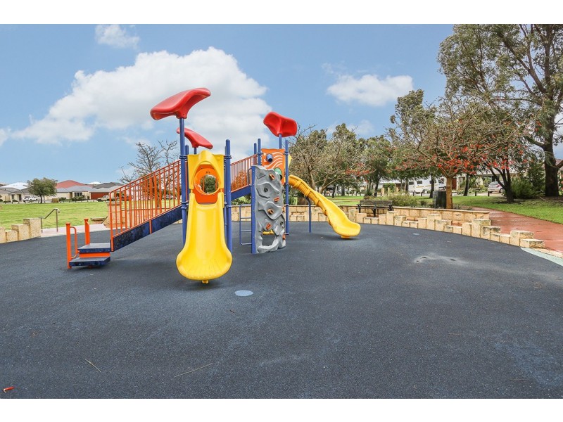 39 Rosinski Circle, Tapping WA 6065