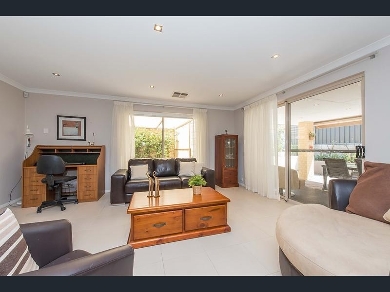 412 Kingsway, Landsdale WA 6065