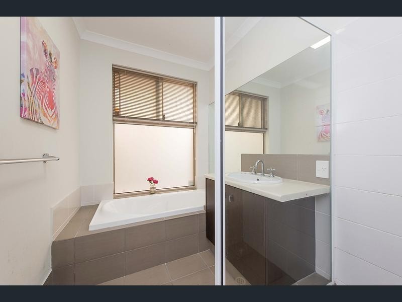 412 Kingsway, Landsdale WA 6065