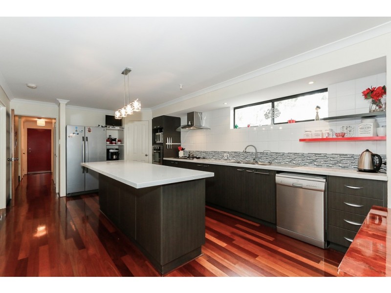 17 Atley Pass, Carramar WA 6031