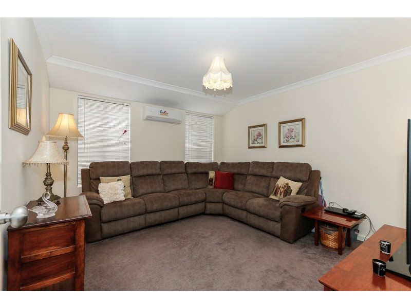 17 Atley Pass, Carramar WA 6031