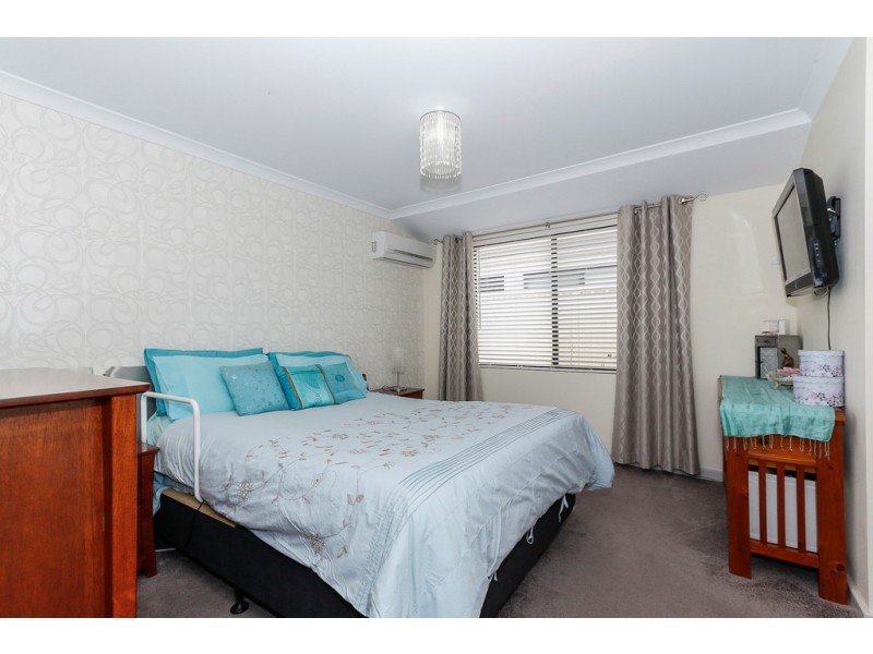17 Atley Pass, Carramar WA 6031