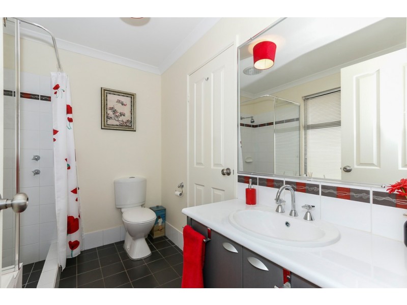 17 Atley Pass, Carramar WA 6031