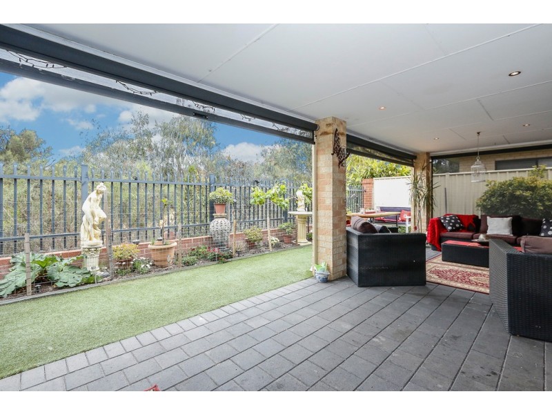 17 Atley Pass, Carramar WA 6031