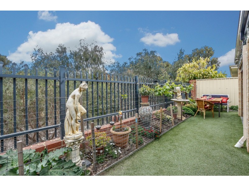 17 Atley Pass, Carramar WA 6031